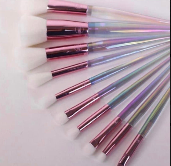 Holographic makeup brushes